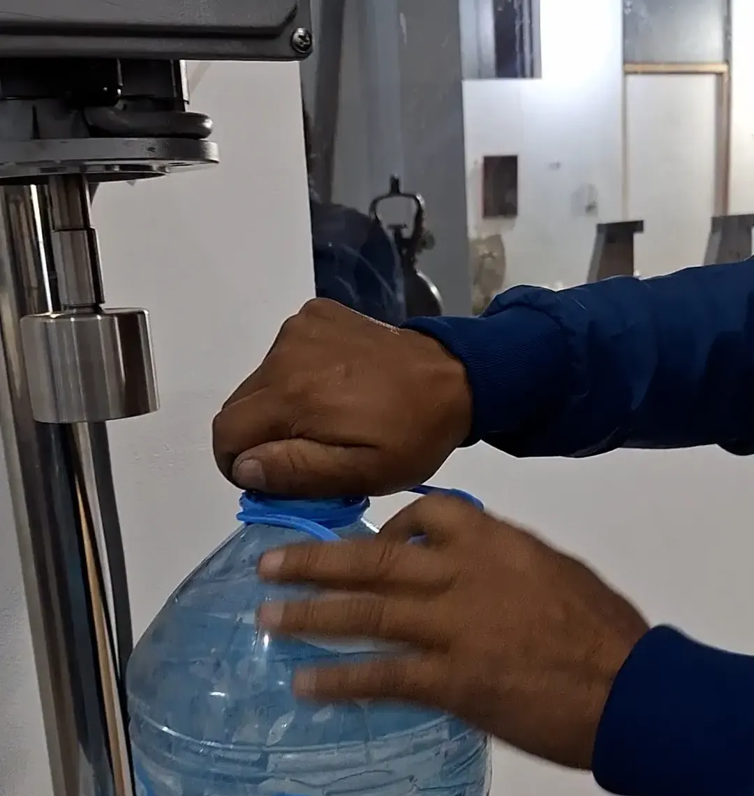 Máquina Tapadora para Botella PET